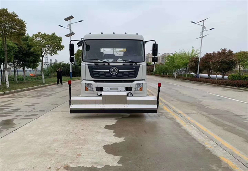 東風(fēng)天錦路面清洗車圖片