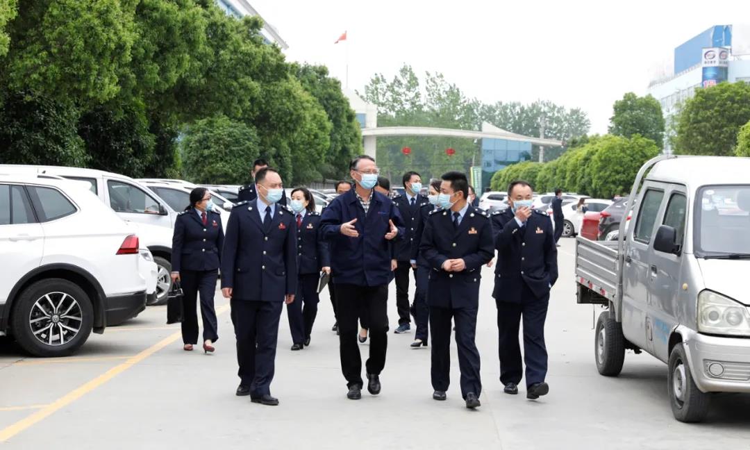 隨州市稅務(wù)局與程力汽車集團(tuán)共同舉辦“減稅費(fèi)優(yōu)服務(wù)，助復(fù)產(chǎn)促發(fā)展 ”