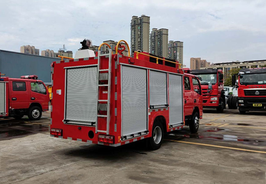 國六2.5噸東風(fēng)水罐消防車